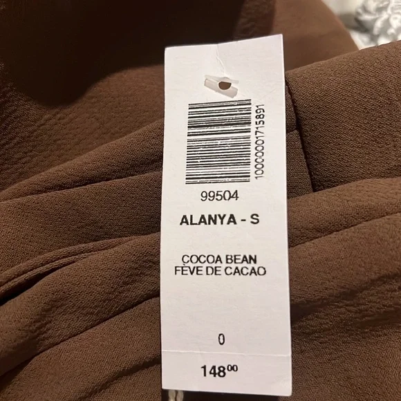 Aritzia Wilfred Alanya Pants in size 0 short. Color is Cocoa Bean - Picture 10 of 12